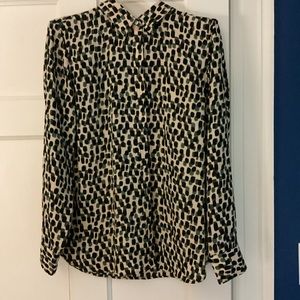 Banana Republic Woman’s Button Down Blouse Size M Dillion Classic Fit